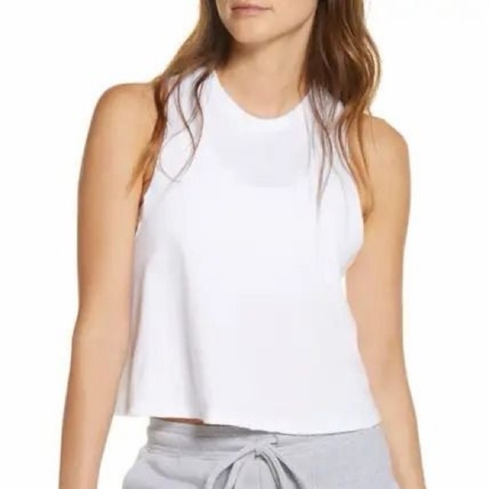BELLA CANVA Cropped Active Top size Small White Razorback Tank Workout Boxy